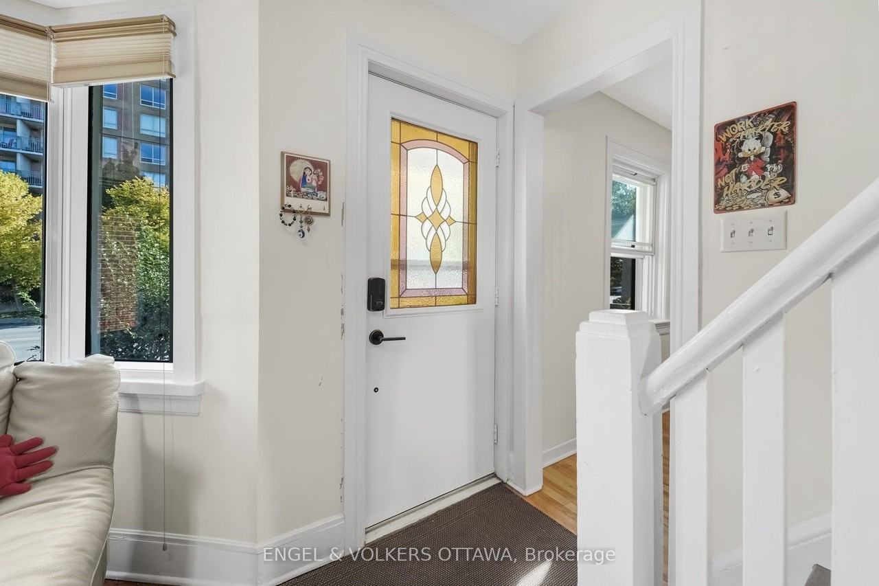 46 Holland Ave - Photo 3 of 27