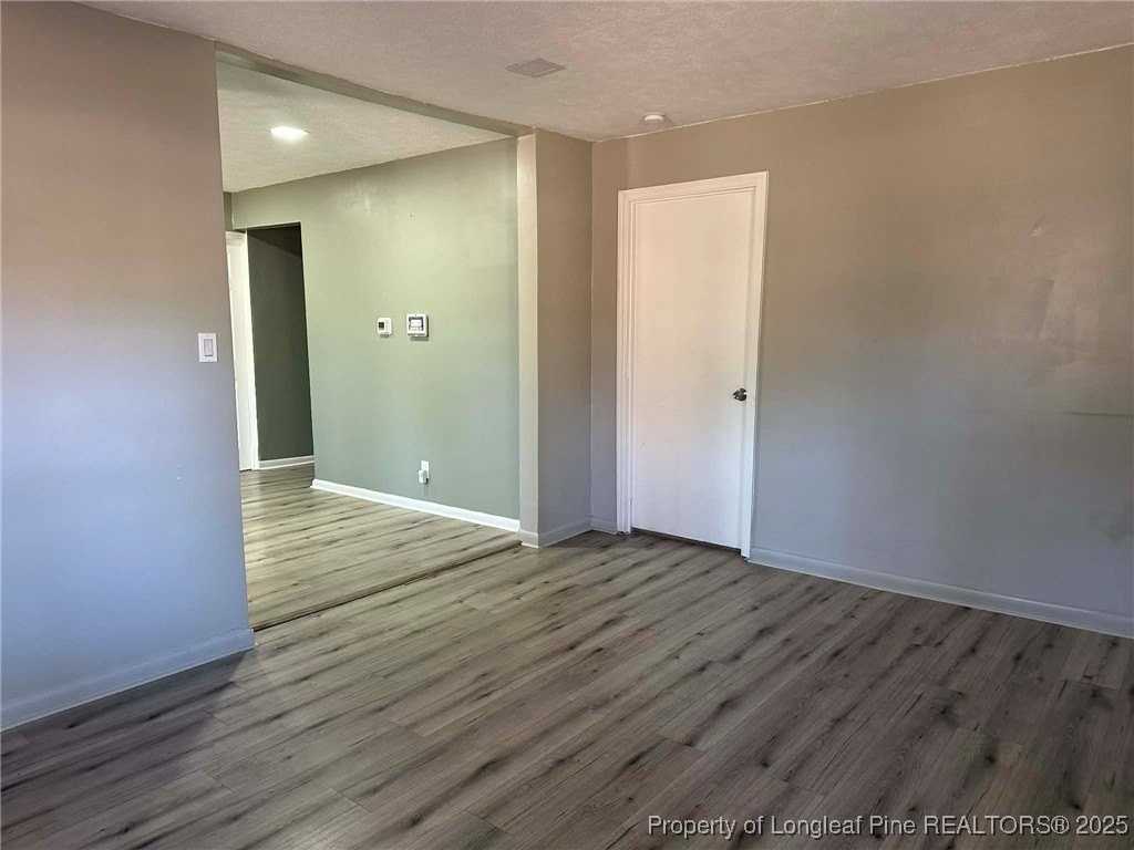 413 Country Club Dr - Photo 4 of 24