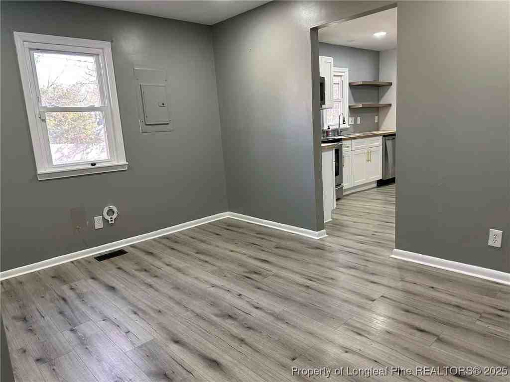 413 Country Club Dr - Photo 6 of 24