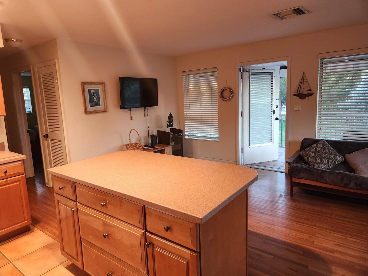 27 Seaside Ave. Avenue - Photo 7 of 23