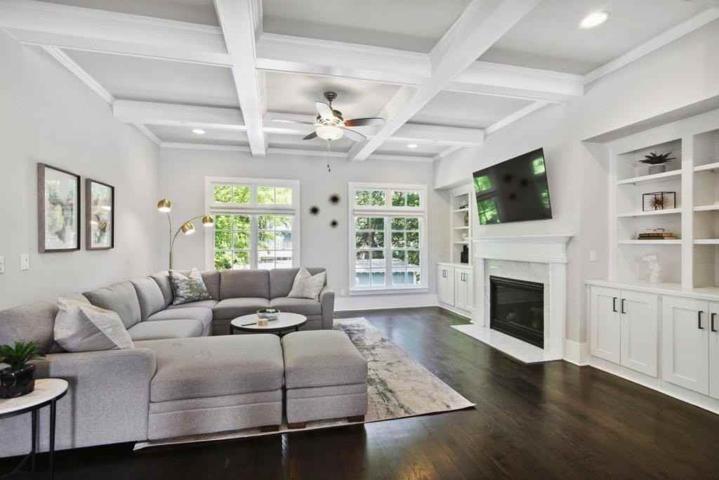 692 Drewry St Ne - Photo 4 of 25