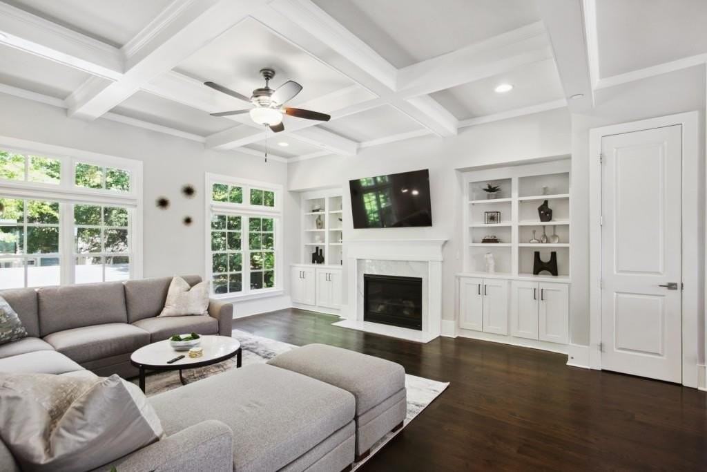 692 Drewry St Ne - Photo 5 of 25