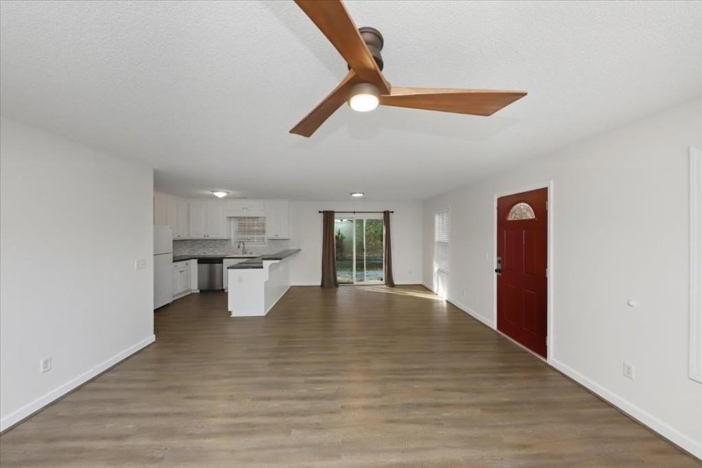 2515 Lakeview Trl - Photo 6 of 27