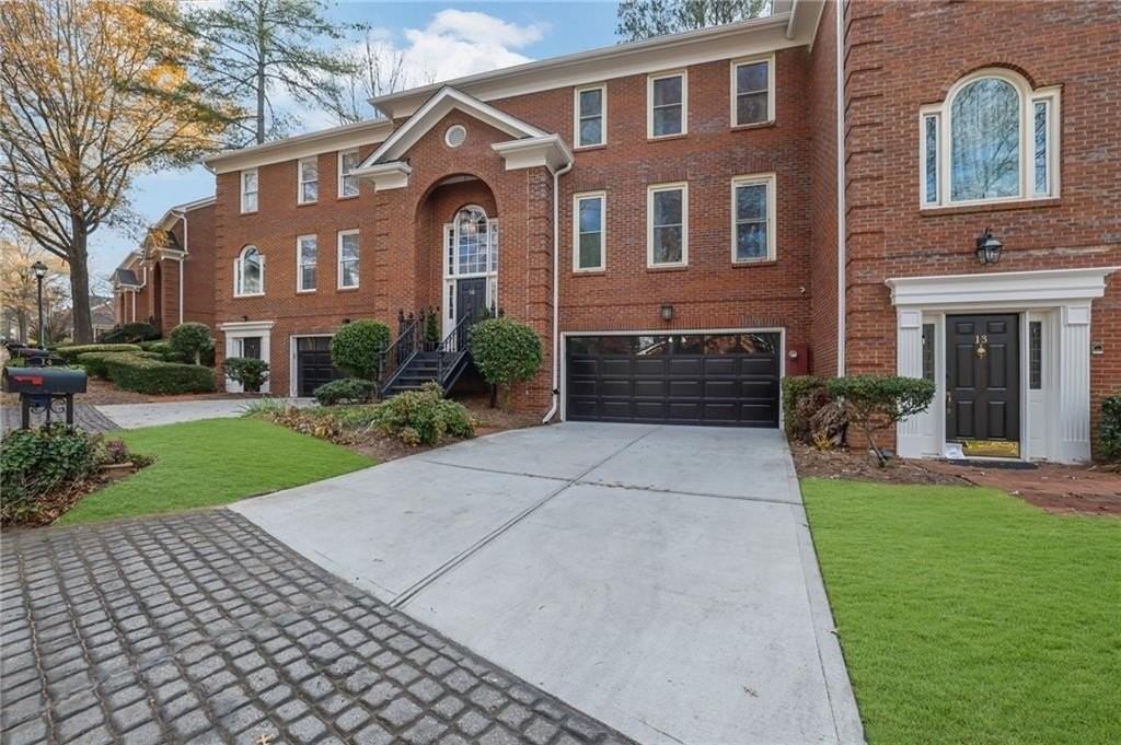 7155 Roswell Rd Apt 14 #14 - Photo 2 of 35