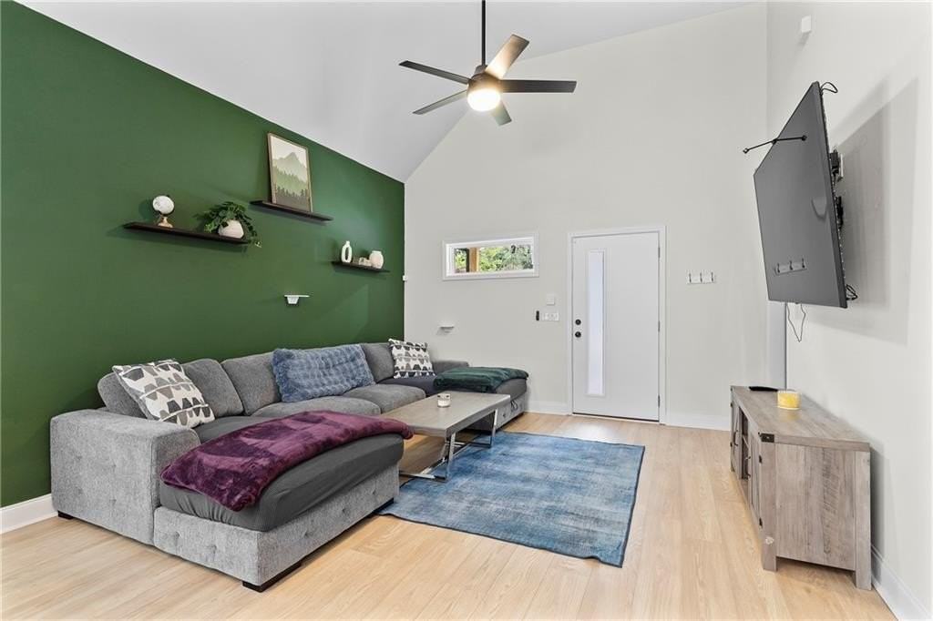 624 Robert St Nw - Photo 3 of 28