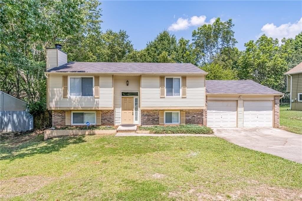 2407 Redfield Dr - Photo 2 of 37