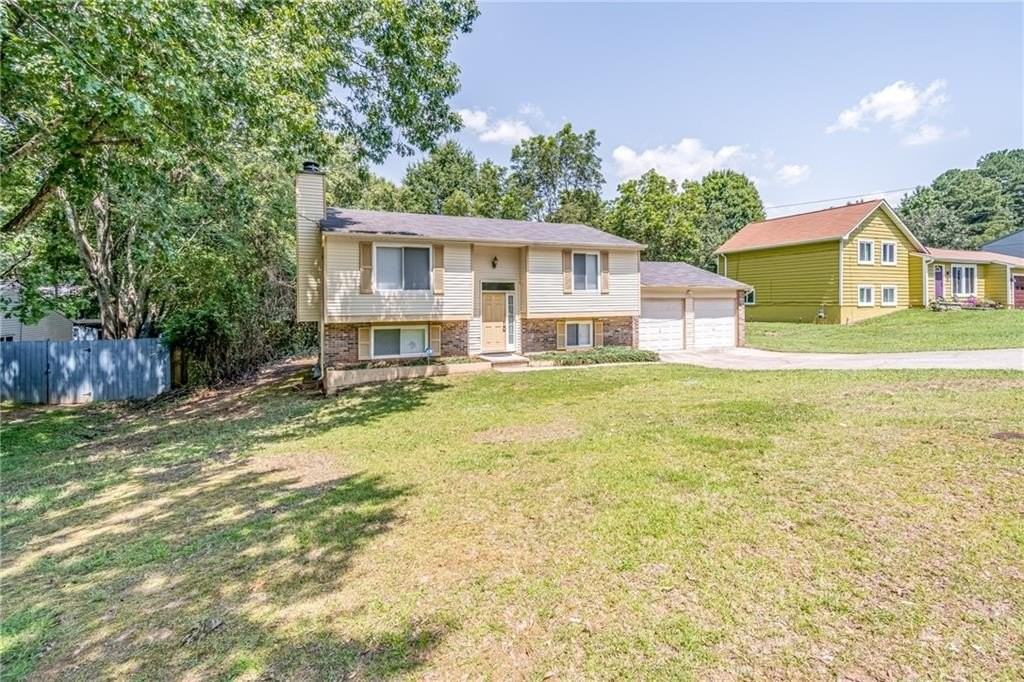 2407 Redfield Dr - Photo 3 of 37