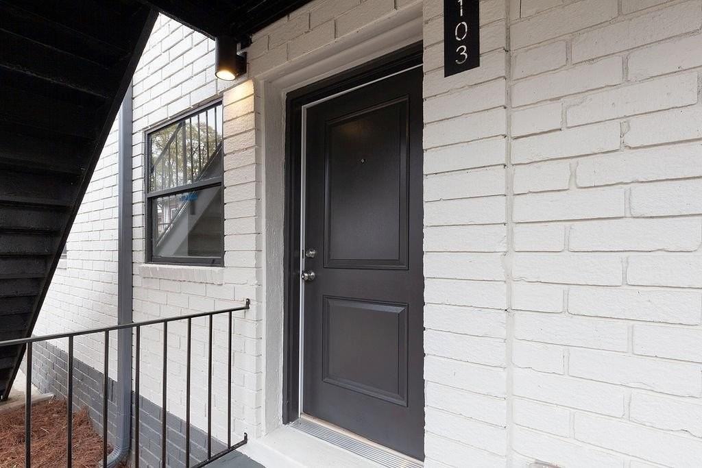 396 Linden Ave Ne Apt 103 #103 - Photo 3 of 13