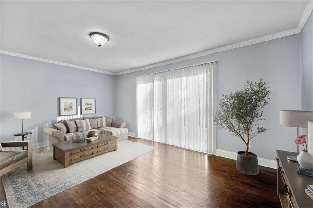 5667 Kingsport Dr - Photo 4 of 10