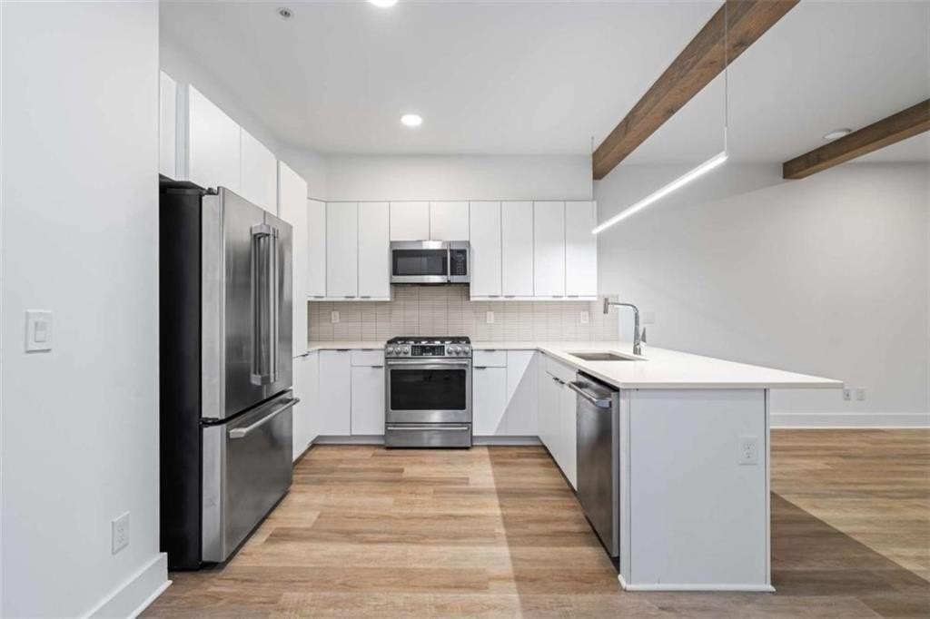 346 Peters St Sw Unit 206 #206 - Photo 3 of 19