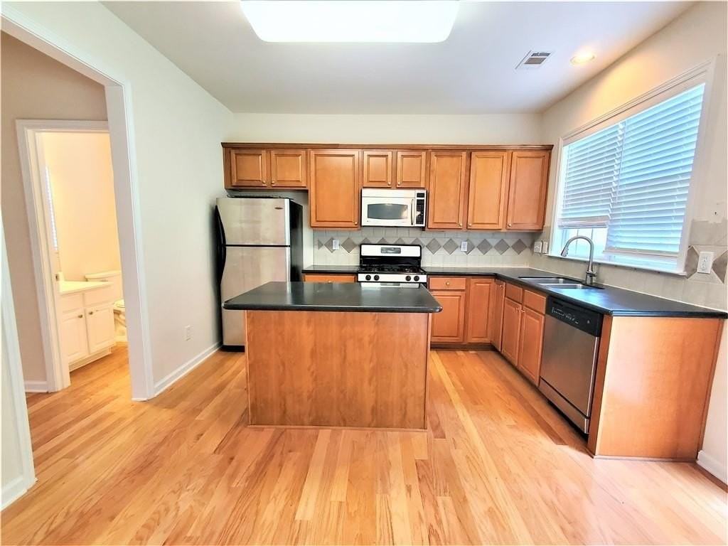 545 Friars Head Dr - Photo 7 of 30