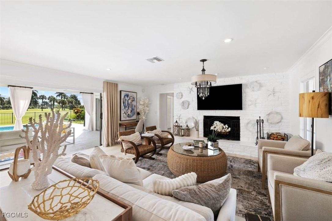 2728 Crayton Rd - Photo 4 of 35