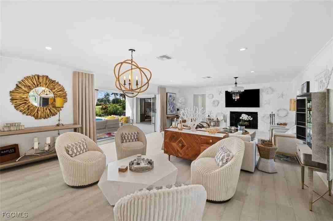 2728 Crayton Rd - Photo 6 of 35