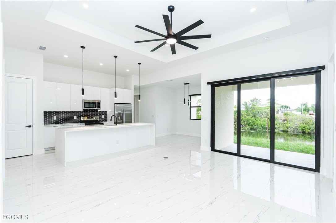 903 Ne 23rd St - Photo 2 of 28