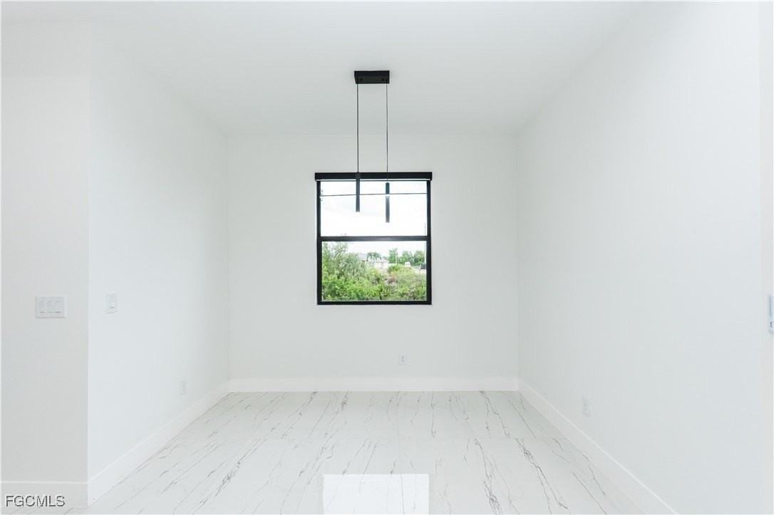 903 Ne 23rd St - Photo 5 of 28