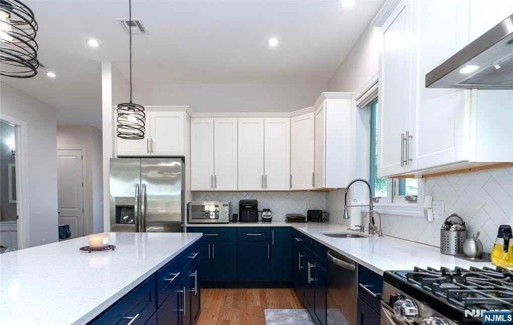 12 Lakeview Ave - Photo 4 of 25