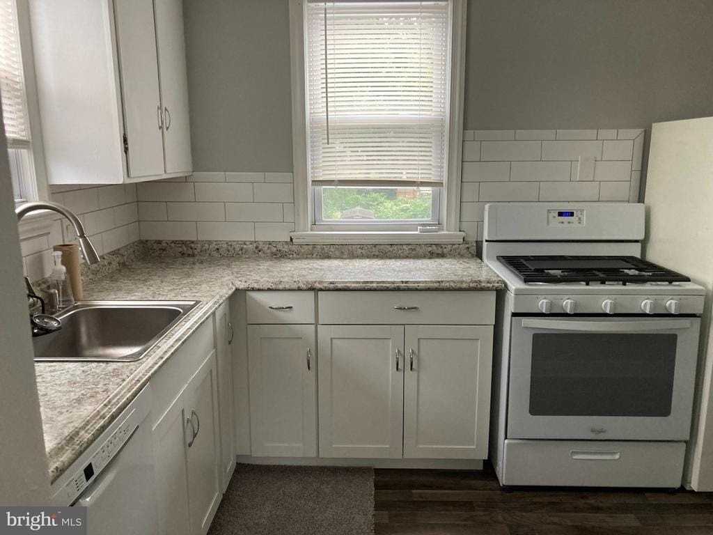 254 Wyoming Ave #B - Photo 4 of 4