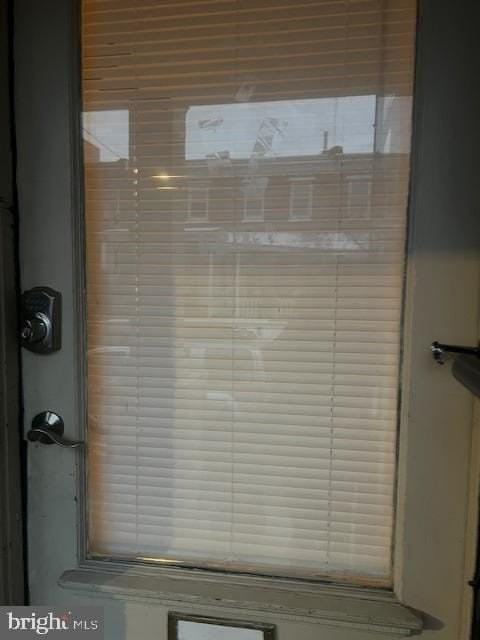 2825 W Stiles St - Photo 3 of 14