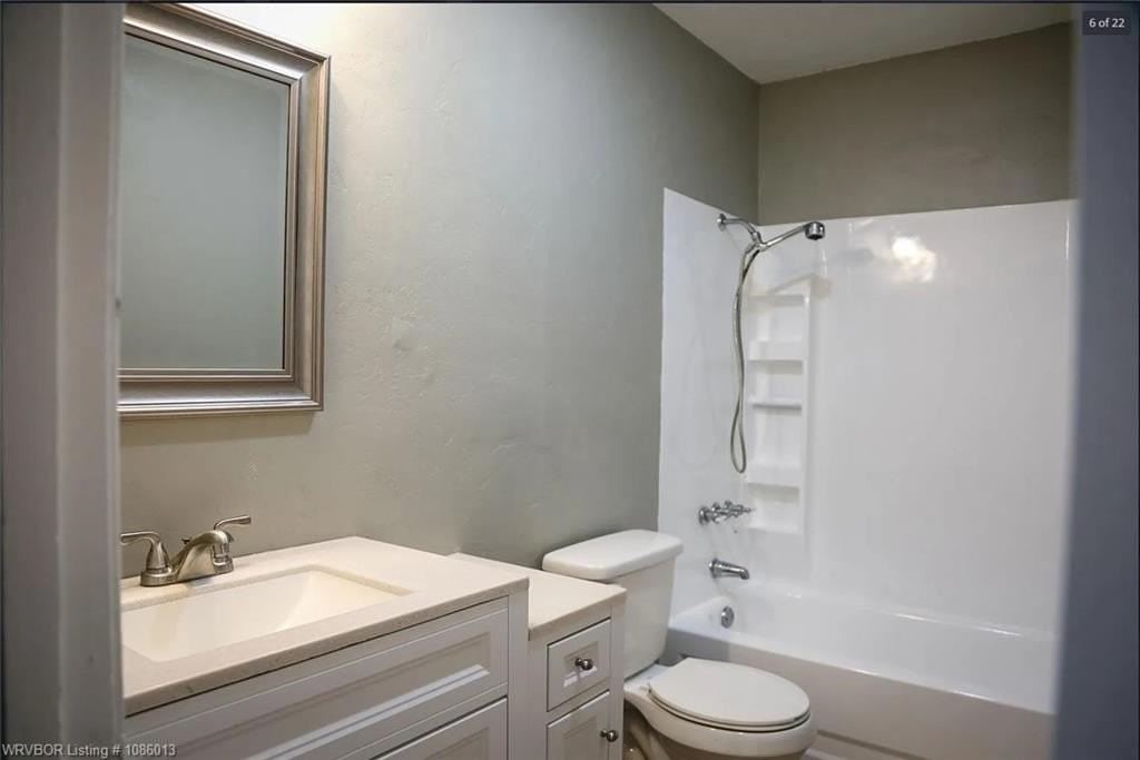 222 Sixth St - Photo 5 of 12