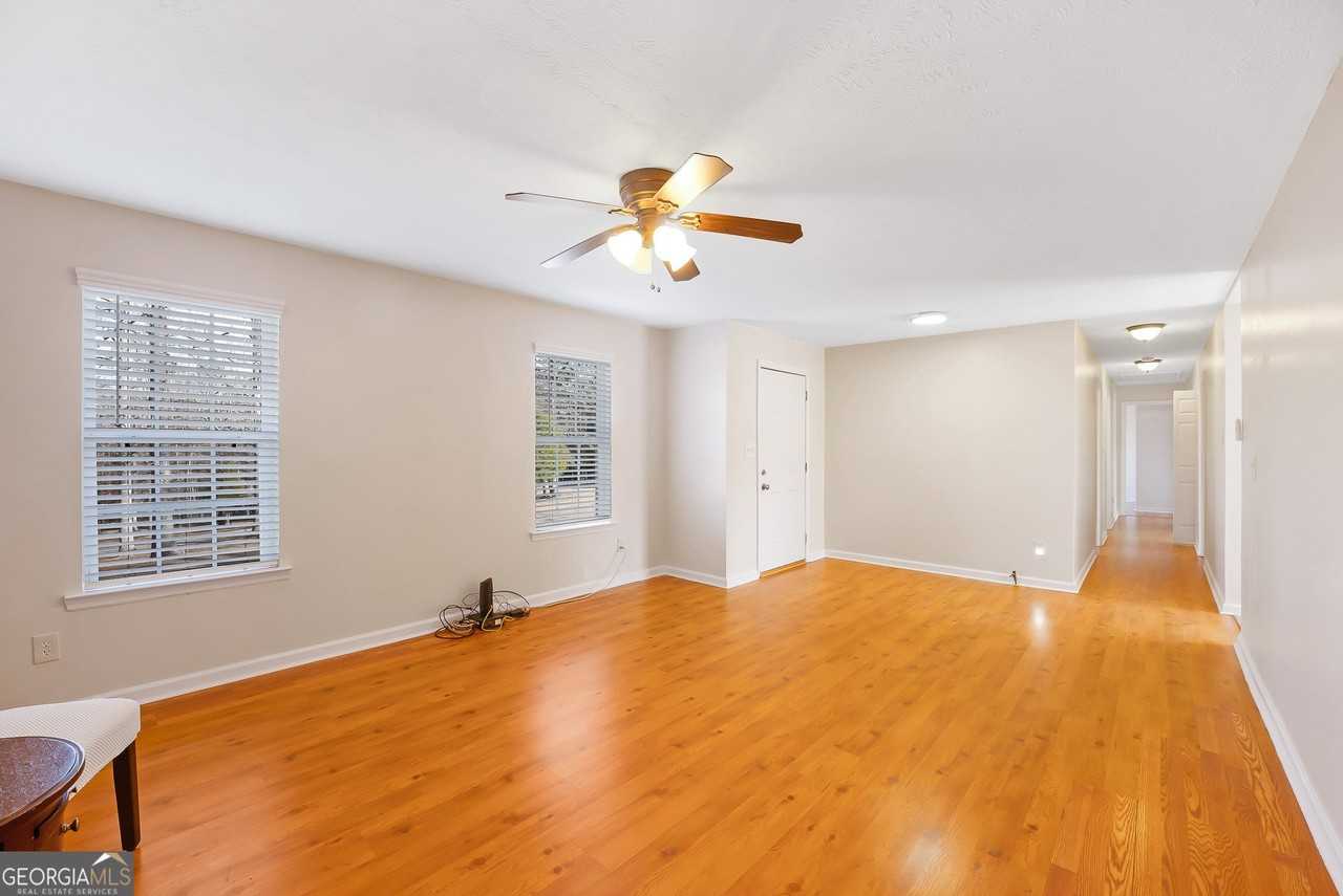 252 Skyview Rd - Photo 3 of 19