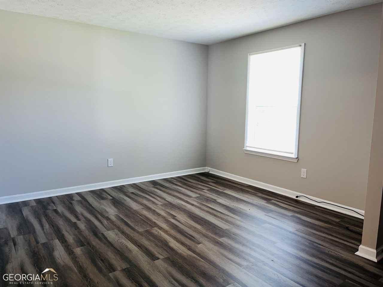 8975 Stonebridge Blvd - Photo 5 of 26