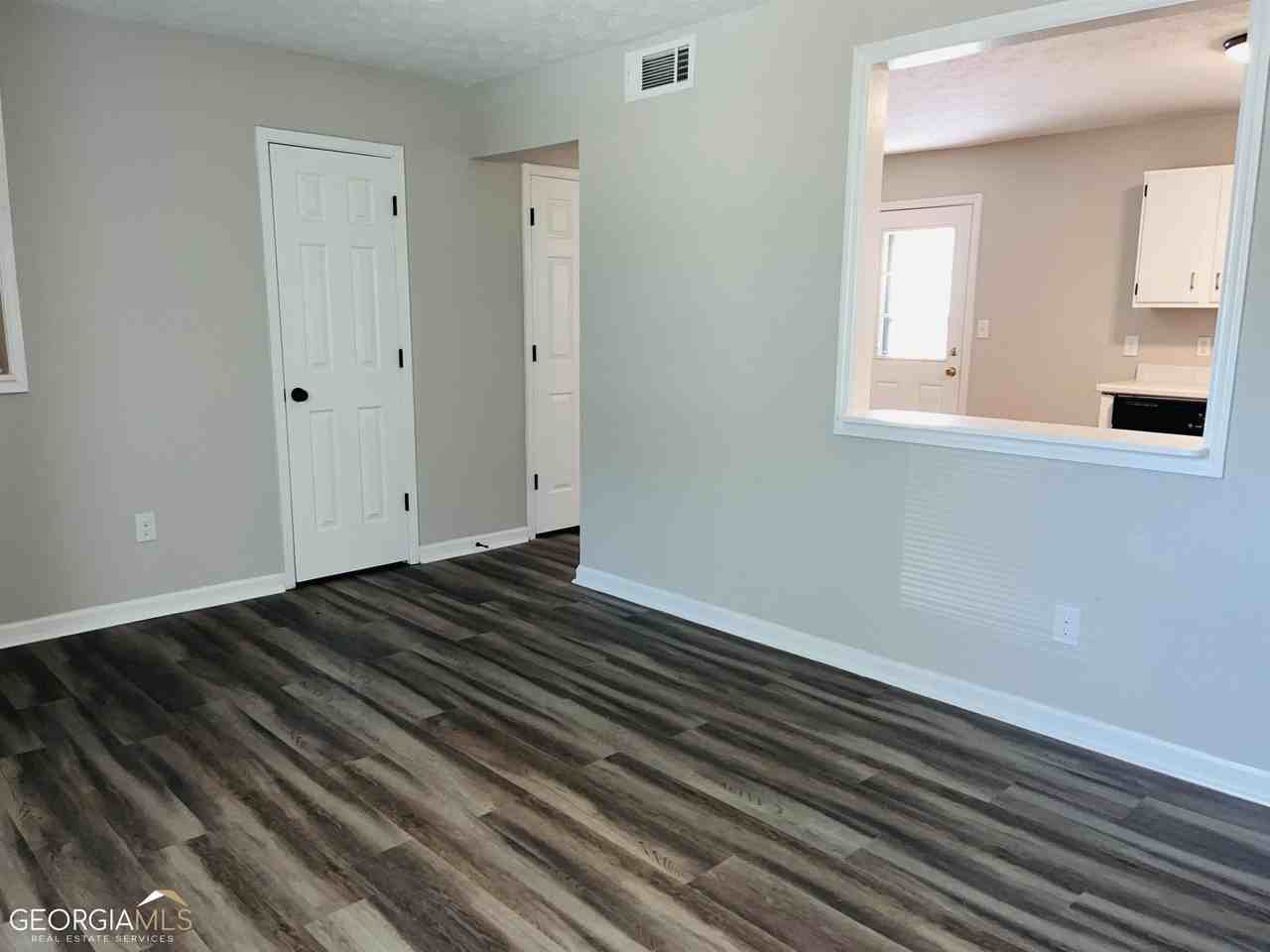 8975 Stonebridge Blvd - Photo 6 of 26