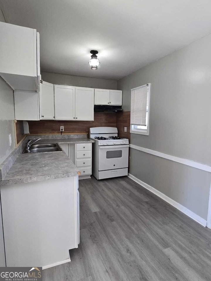 468 Morrow Rd - Photo 4 of 18