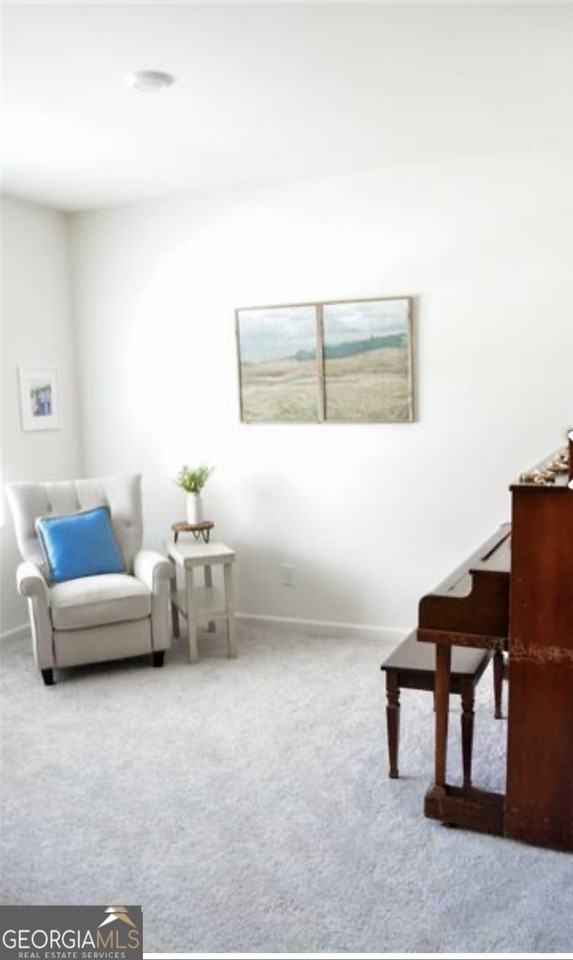 7584 Saffron Ave - Photo 4 of 31