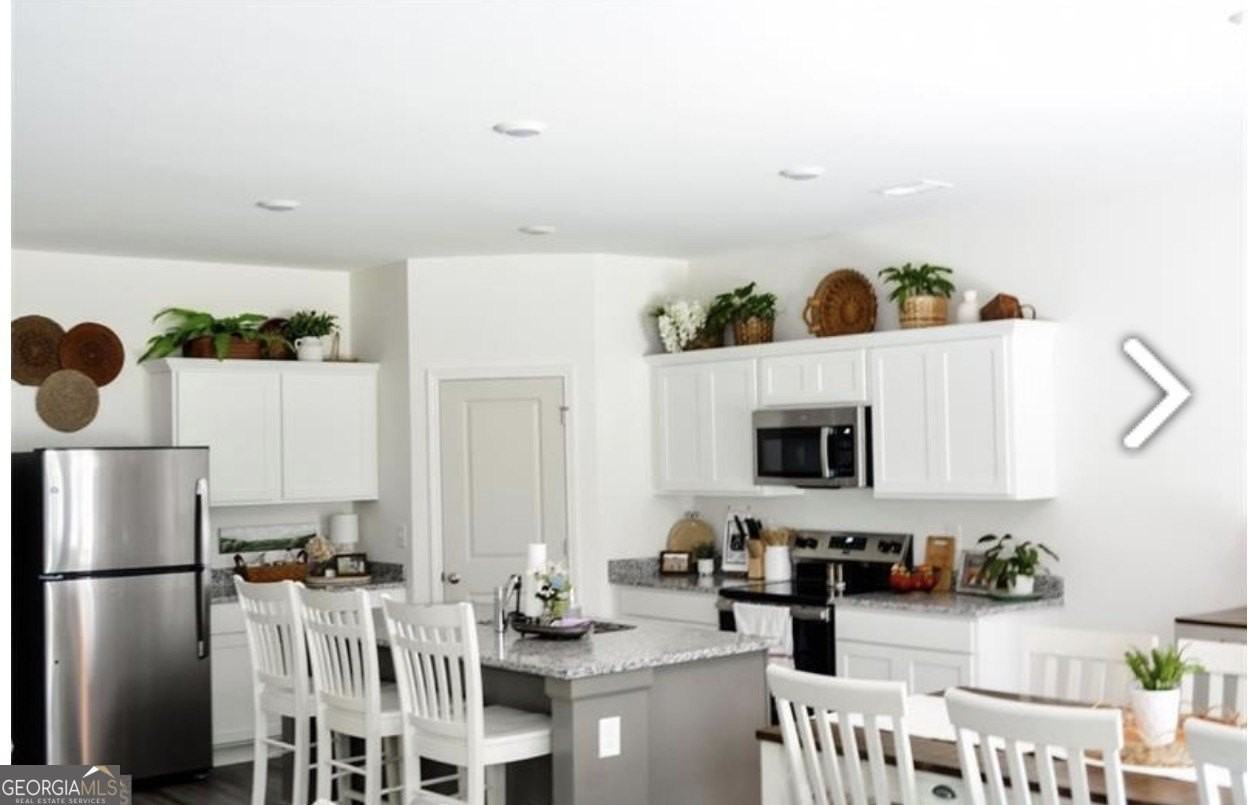 7584 Saffron Ave - Photo 7 of 31