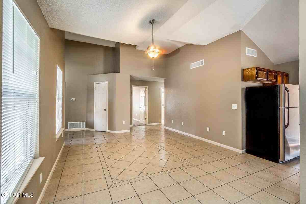 14217 Thayer Pease Ave - Photo 6 of 22