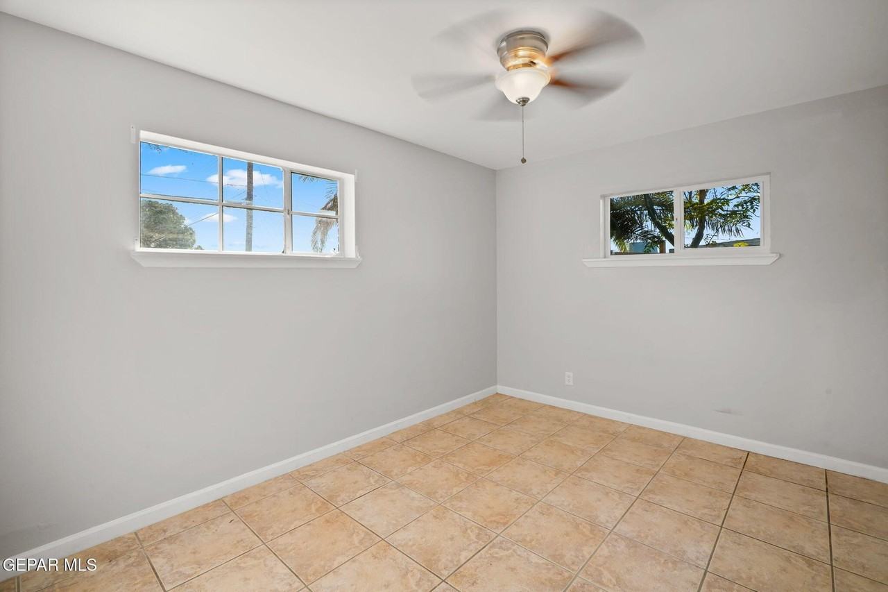 317 Olivia Cir - Photo 4 of 39