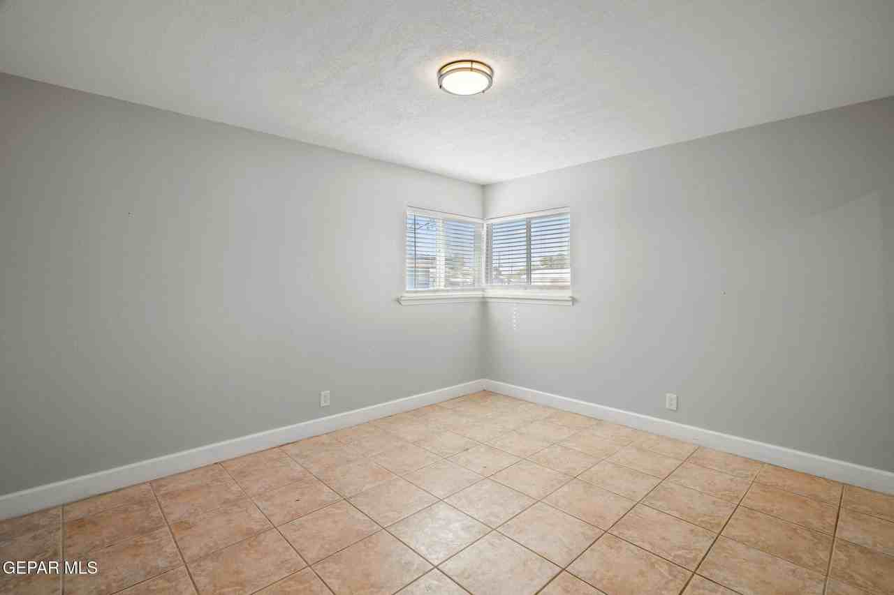 317 Olivia Cir - Photo 6 of 39