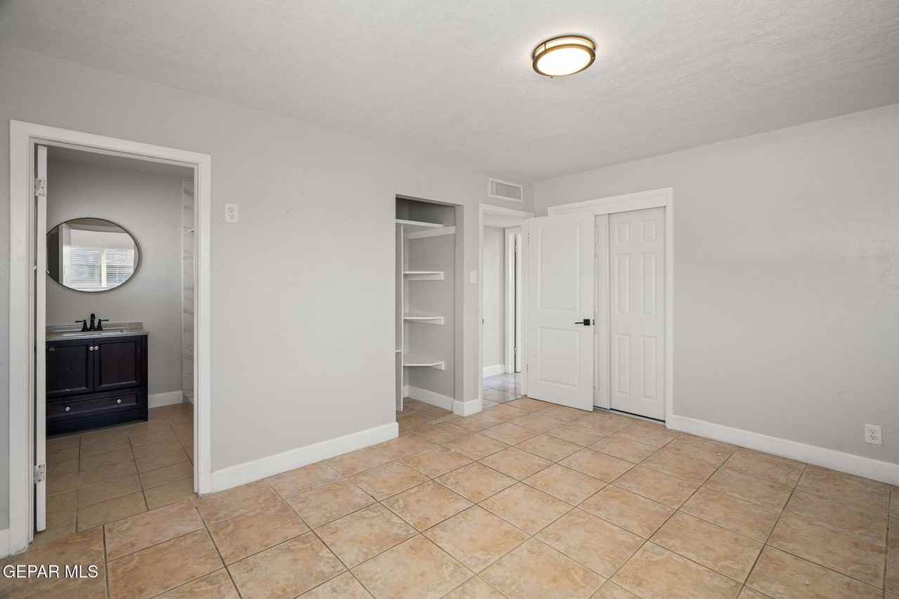 317 Olivia Cir - Photo 7 of 39