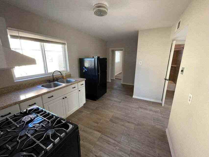 2413 San Diego Ave - Photo 3 of 15