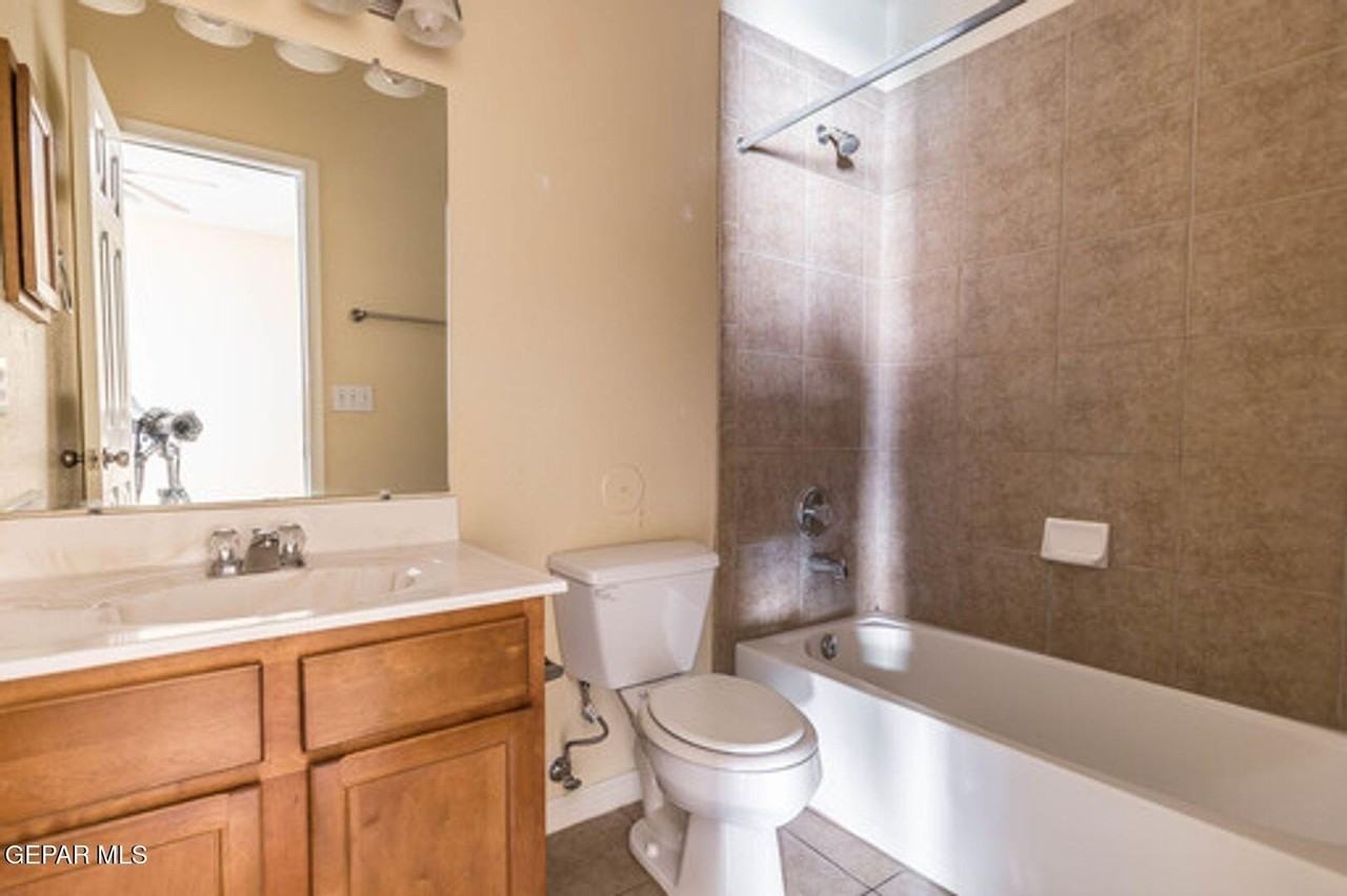 3150 N Yarbrough Dr Unit B1 #B1 - Photo 3 of 11