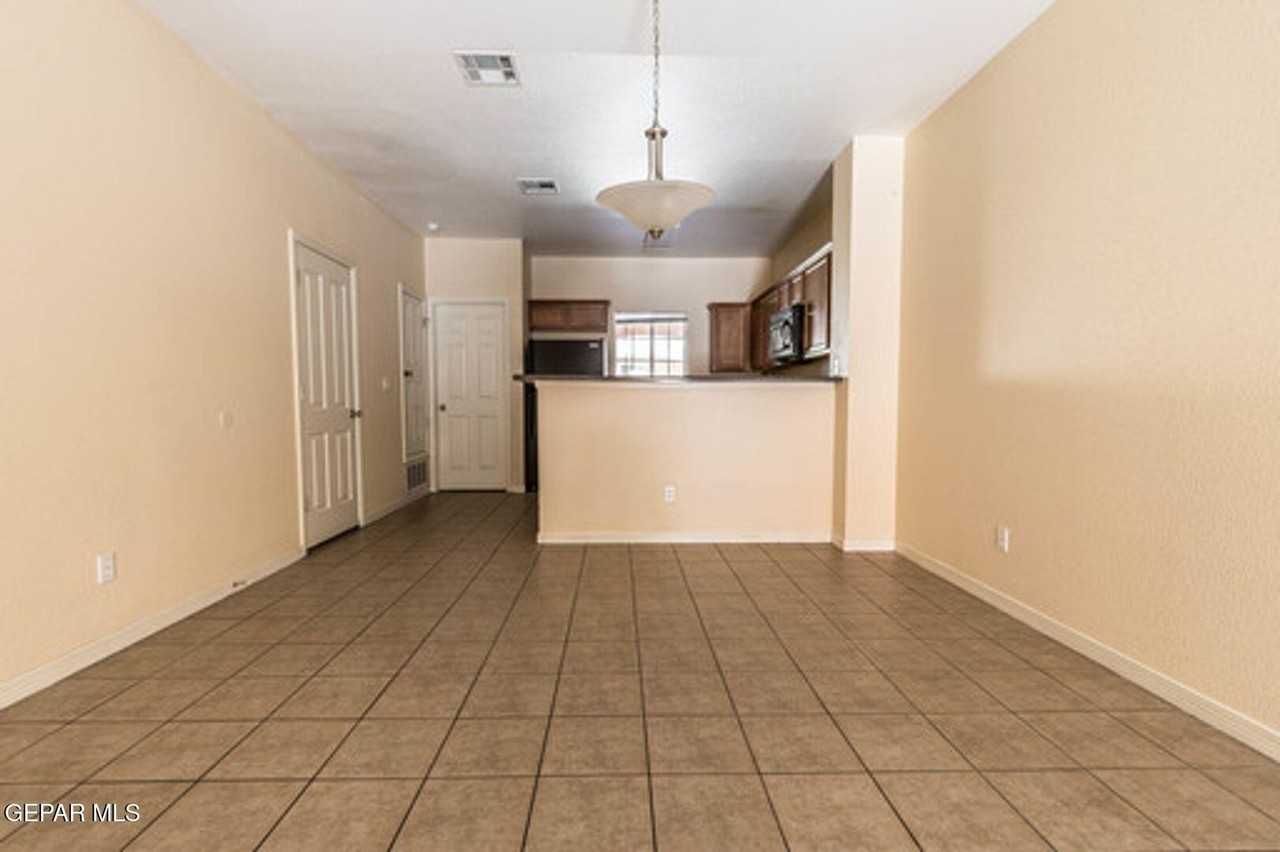 3150 N Yarbrough Dr Unit B1 #B1 - Photo 6 of 11