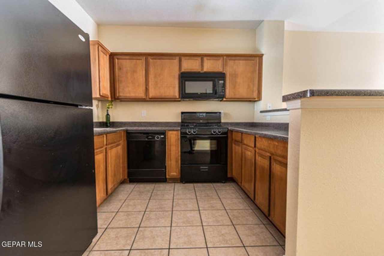 3150 N Yarbrough Dr Unit B1 #B1 - Photo 7 of 11