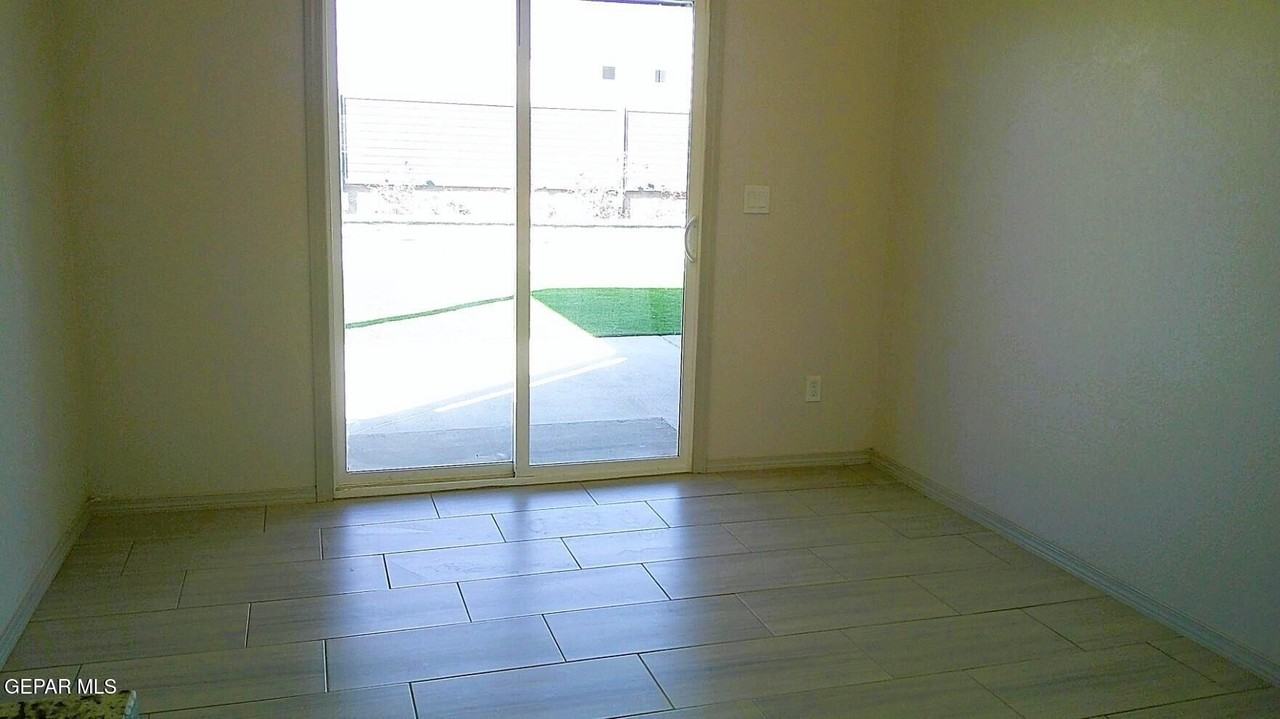 7441 Norte Mesa Ln - Photo 5 of 26