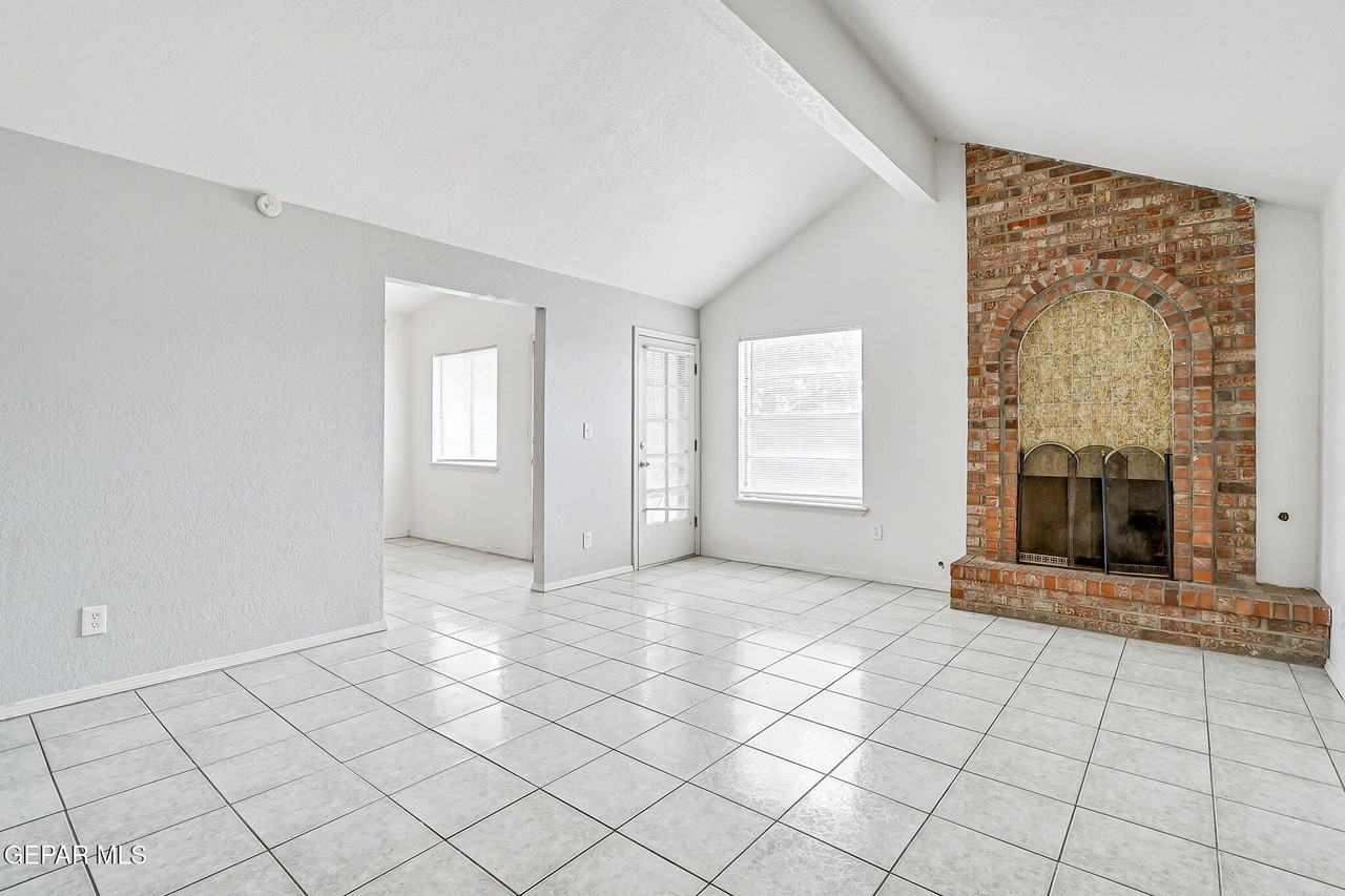 3229 E Glen Dr - Photo 5 of 31