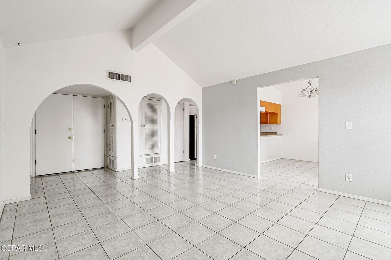 3229 E Glen Dr - Photo 6 of 31