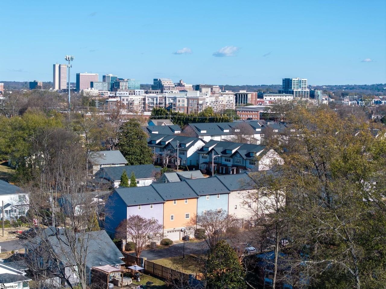 7 Hamilton Ave - Photo 4 of 38