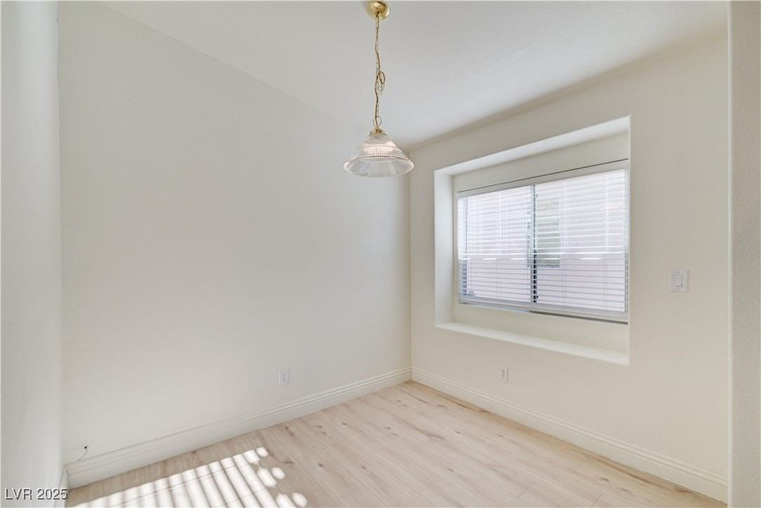 1095 Snow Roof Ave - Photo 6 of 25