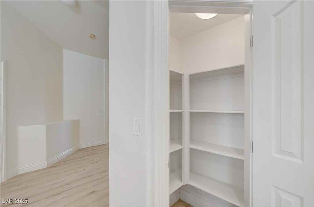 1095 Snow Roof Ave - Photo 7 of 25