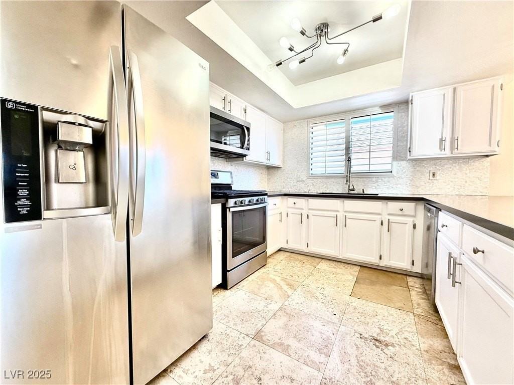 10001 Coral Sands Dr - Photo 6 of 23