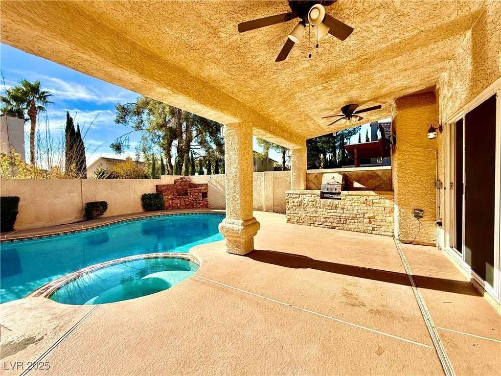 10001 Coral Sands Dr