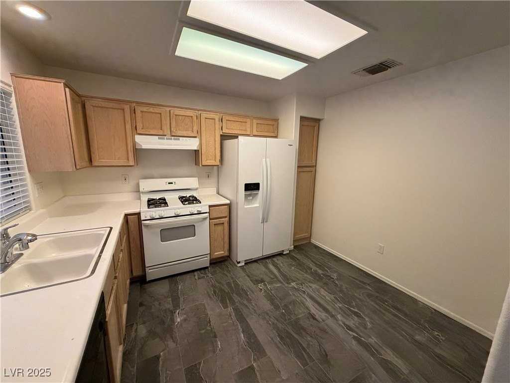 2309 Hallston St - Photo 5 of 12