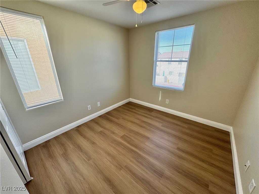 10992 Scotch Rose St - Photo 7 of 34