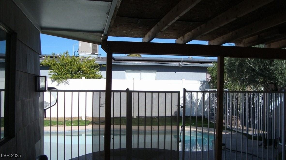 5712 Stacey Ave - Photo 3 of 12