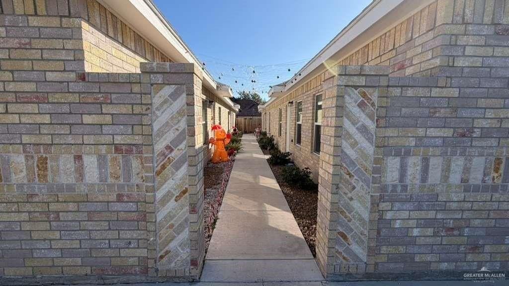 808 N Kentucky St - Photo 3 of 18