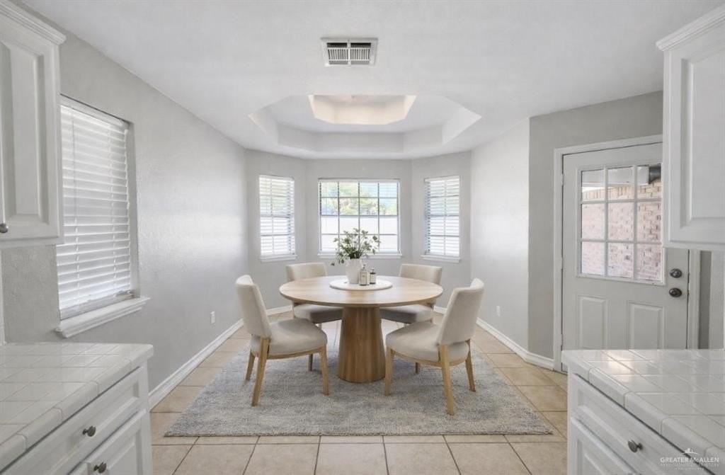 2115 E 29th St - Photo 4 of 18